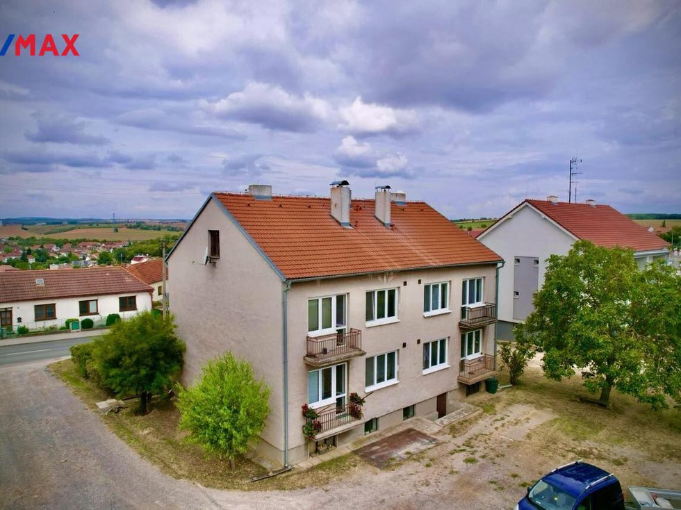 Prodej bytu 3+1 70 m², Suchohrdly