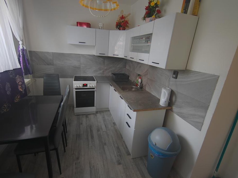 Prodej bytu 3+1 70 m², Stráž pod Ralskem