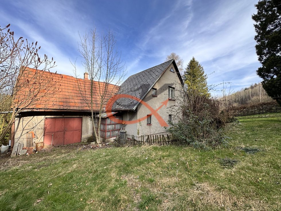 Prodej rodinného domu 192 m², Hutisko-Solanec