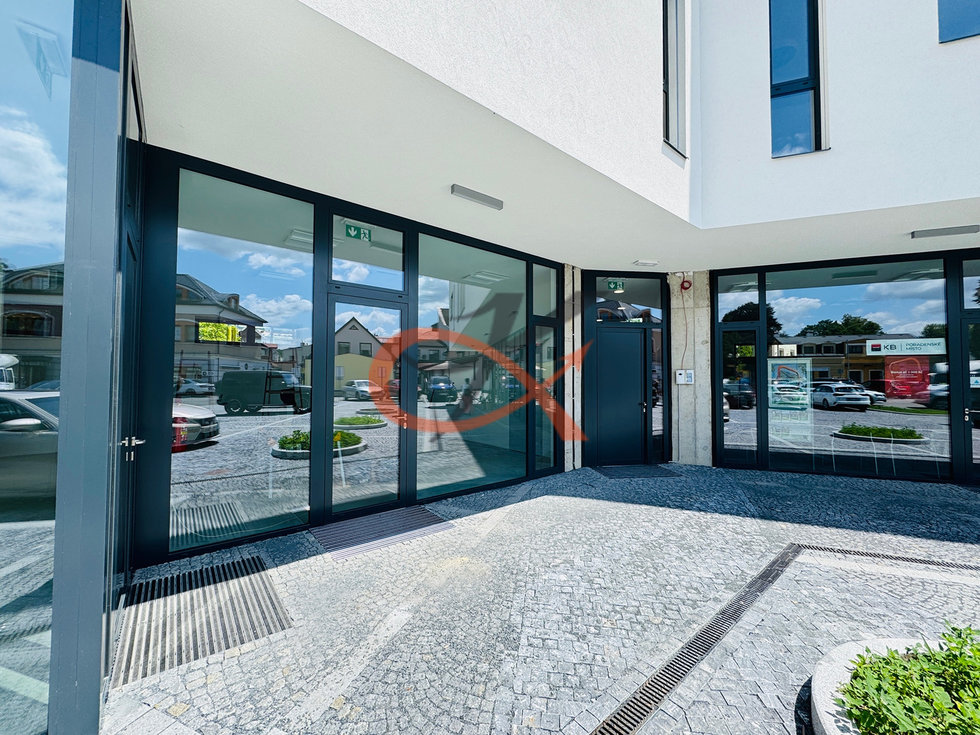 Pronájem obchodu 52 m², Rožnov pod Radhoštěm