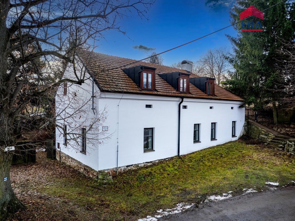 Prodej rodinného domu 370 m², Pernštejnské Jestřabí
