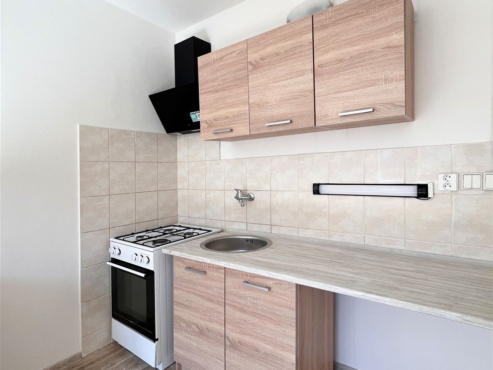 Pronájem bytu 1+1 38 m², Jirkov