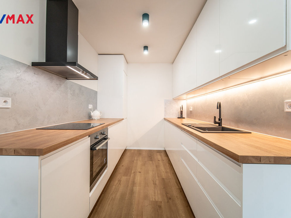 Pronájem bytu 3+kk 66 m², Praha