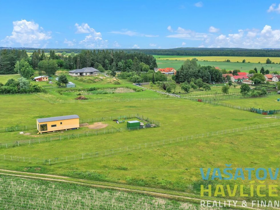 Prodej stavební parcely 1774 m², Tetov