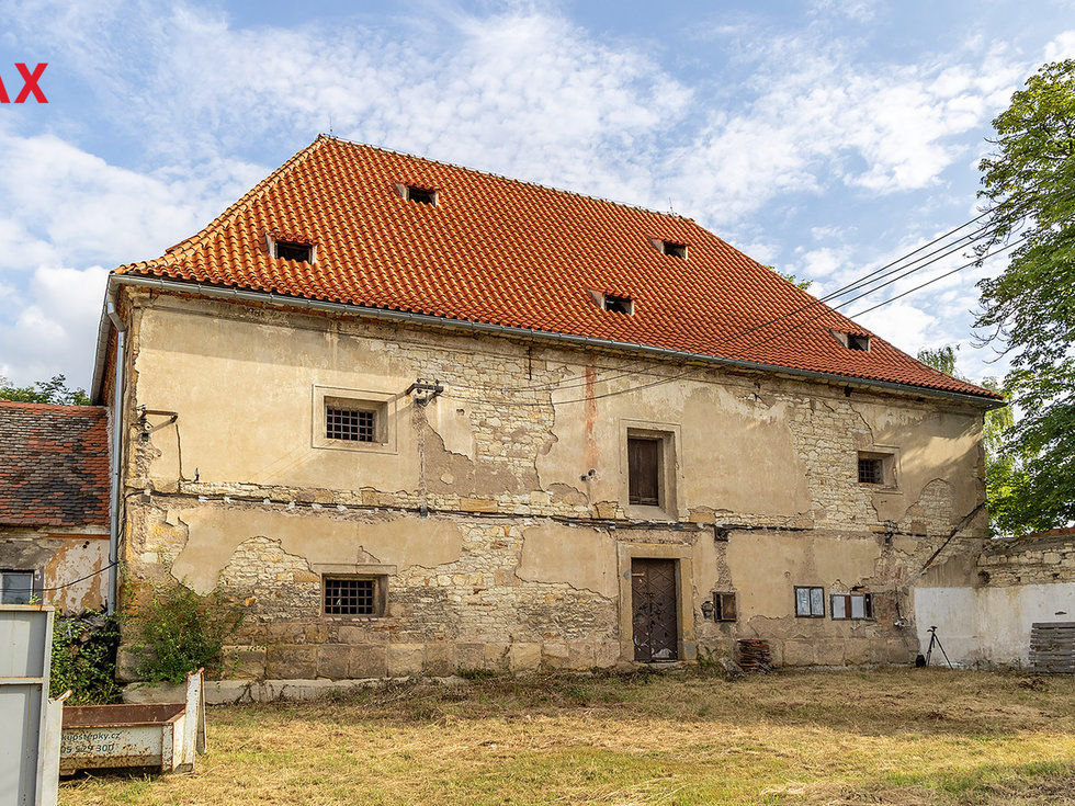 Prodej zemědělské usedlosti 2500 m², Počedělice