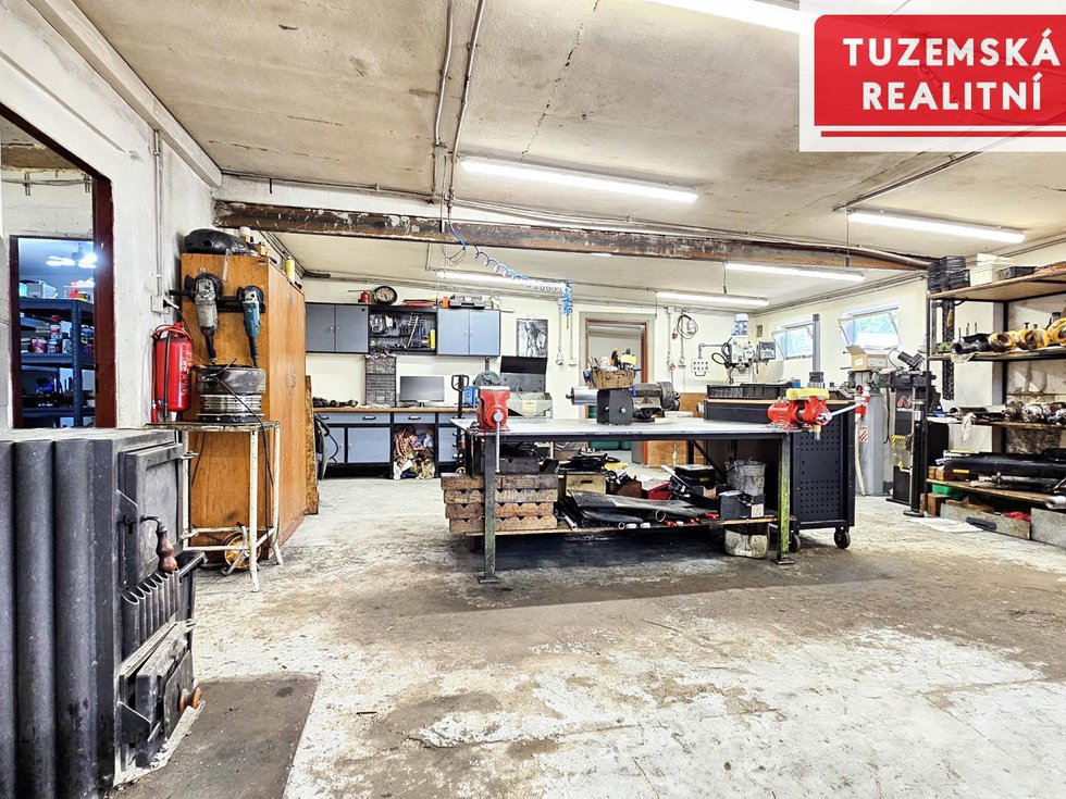 Pronájem garáže 145 m², Šternberk