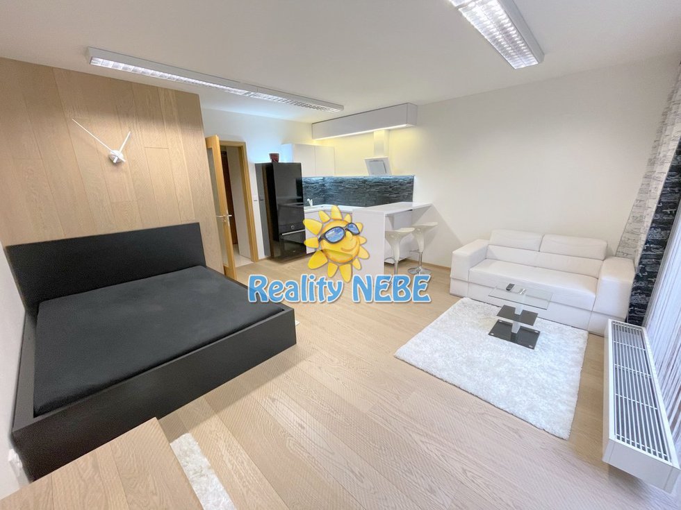 Pronájem bytu 1+kk, garsoniery 35 m², Praha