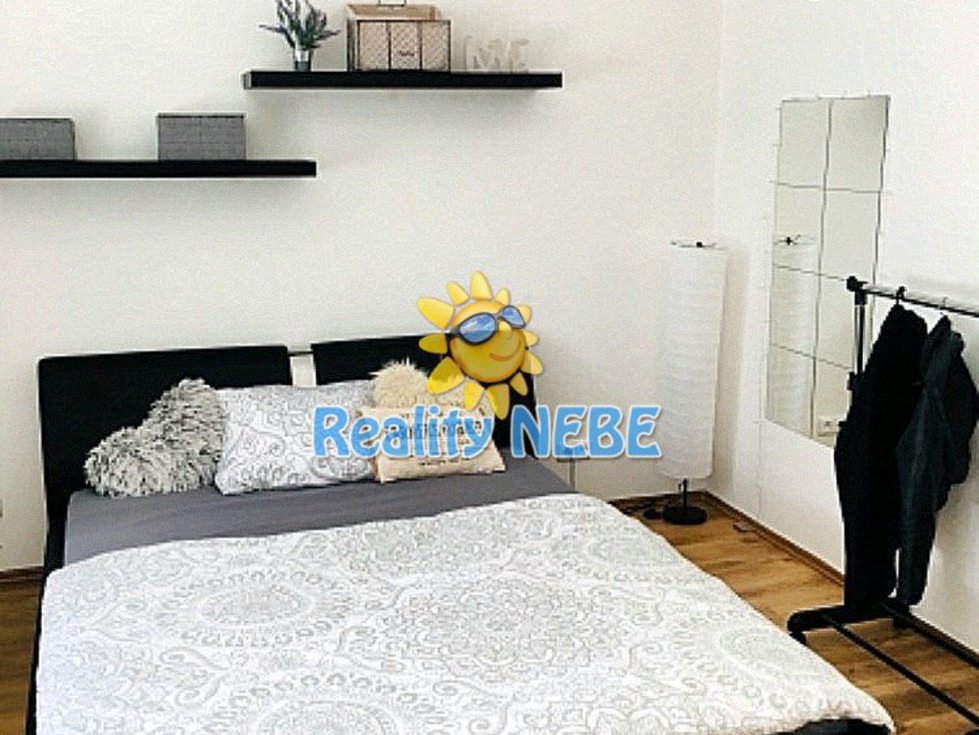 Pronájem bytu 1+1 30 m², Praha