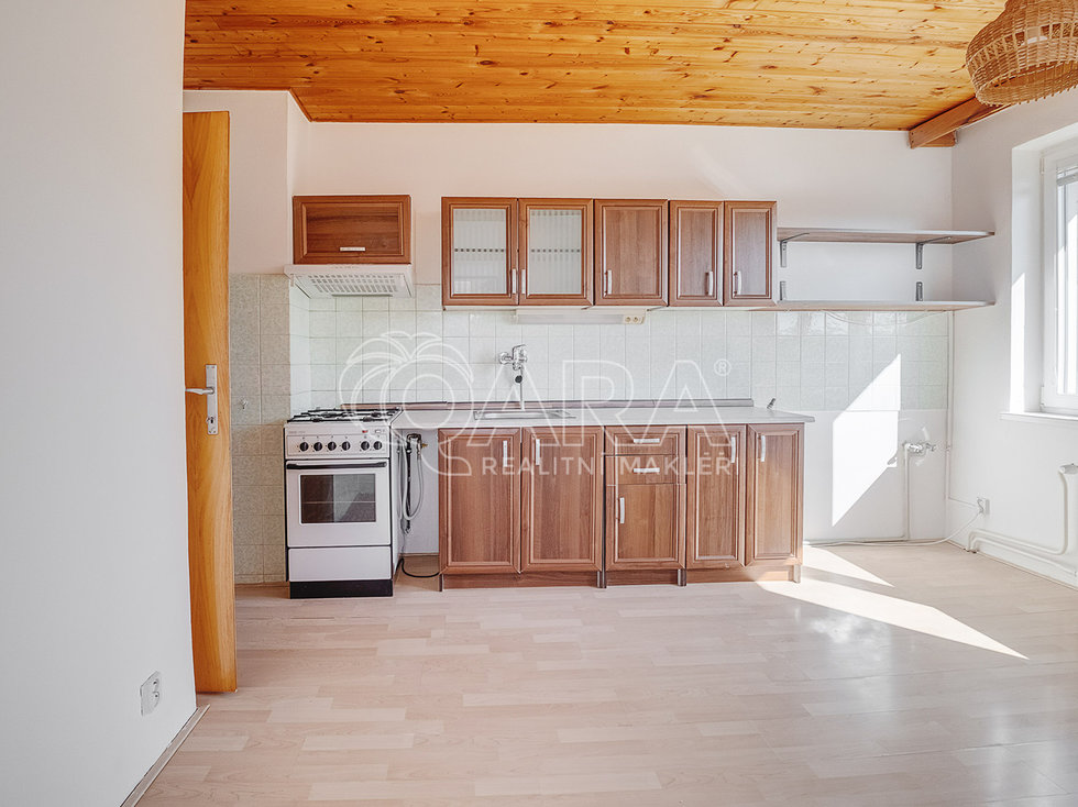 Pronájem bytu 3+1 80 m², Mníšek pod Brdy