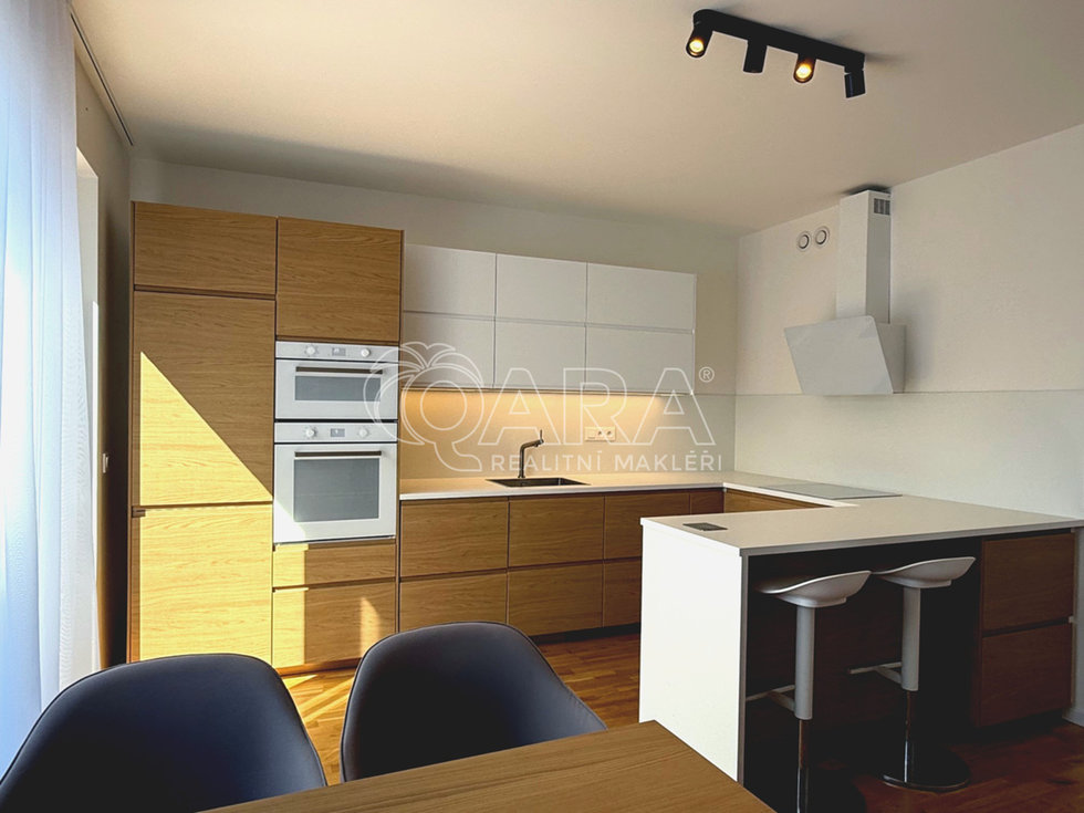 Pronájem bytu 3+kk 91 m², Praha
