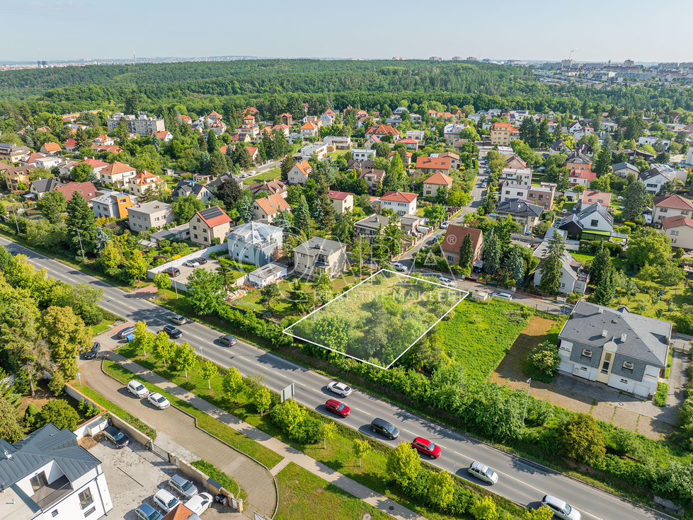 Prodej stavební parcely 921 m², Praha