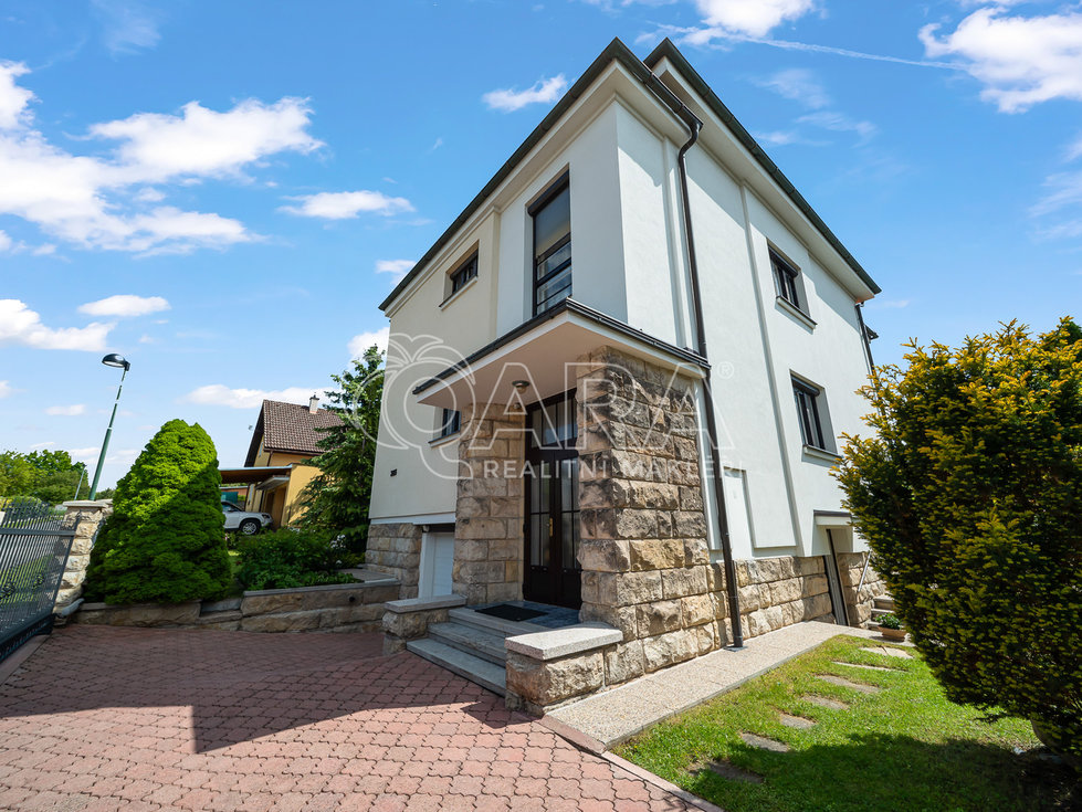Prodej vily 247 m², Lázně Bělohrad