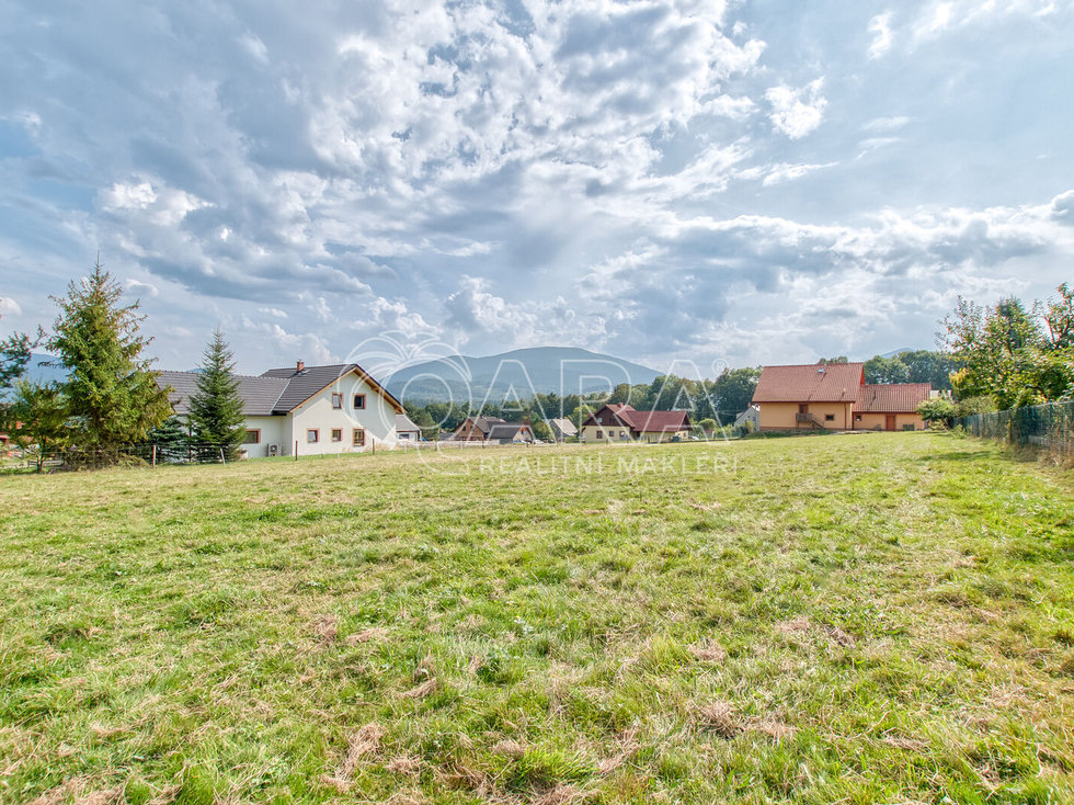 Prodej stavební parcely 2452 m², Pstruží