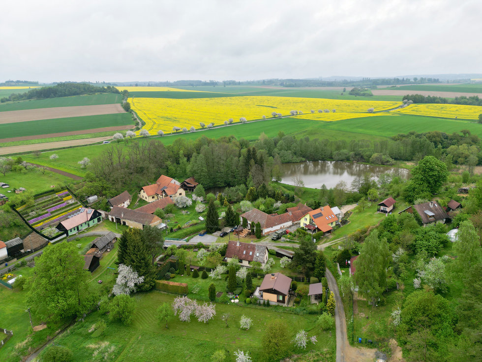Prodej stavební parcely 890 m², Vápovice