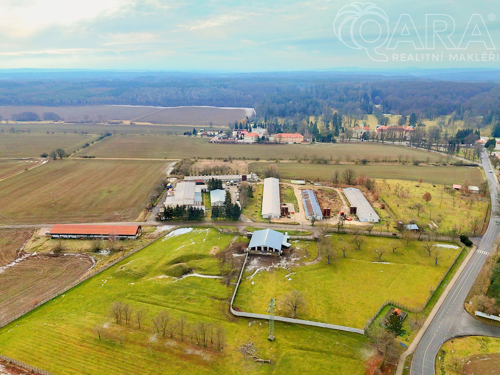 Prodej komerčního pozemku 23386 m², Lány