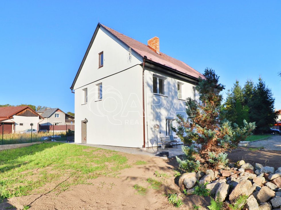 Prodej rodinného domu 320 m², Hradešín