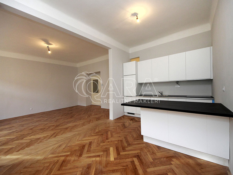 Pronájem kanceláře 124 m², Praha
