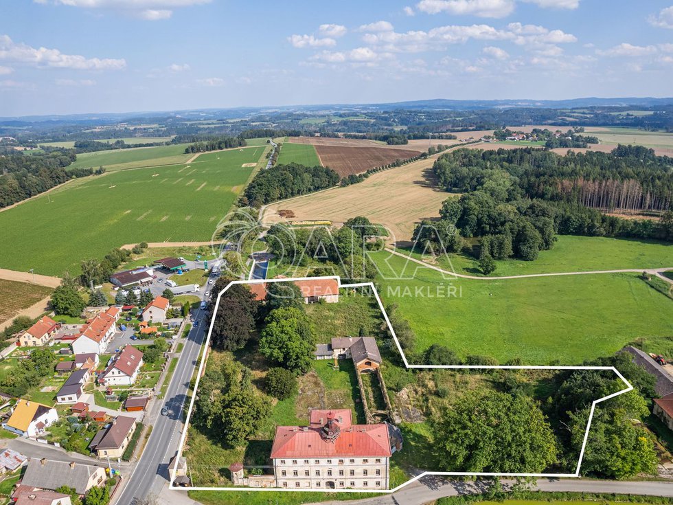 Prodej historického objektu 7000 m², Čížkov