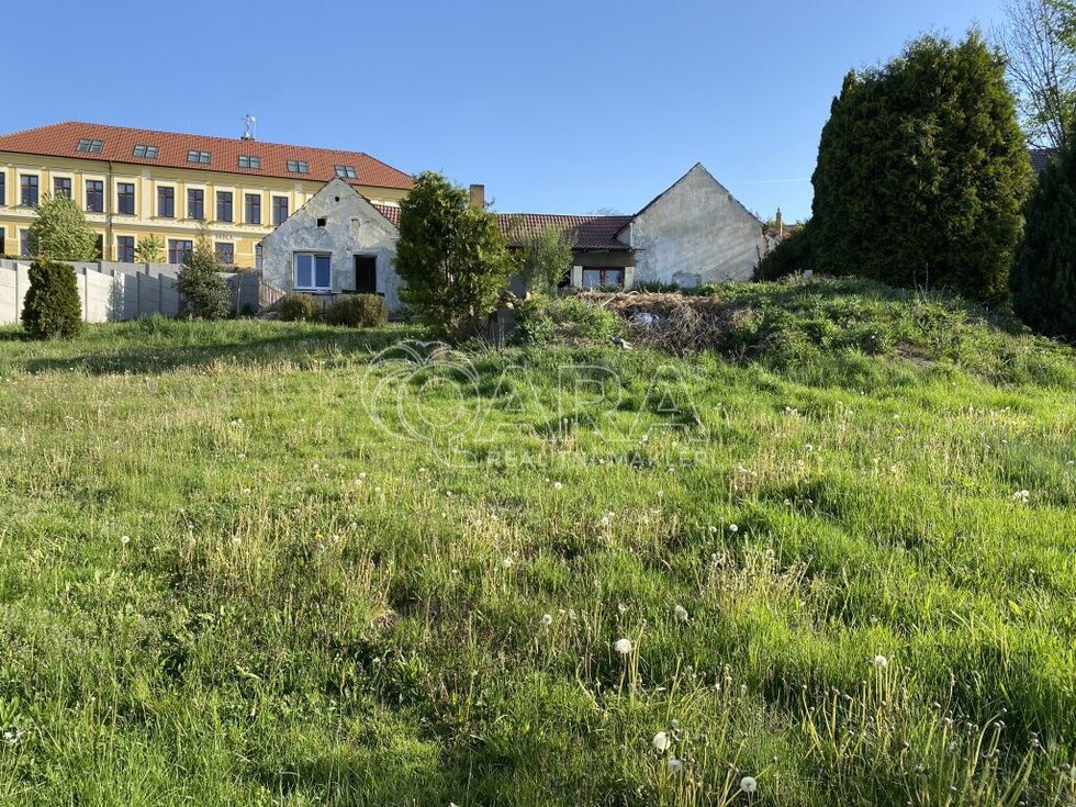 Prodej stavební parcely 1757 m², Nedabyle