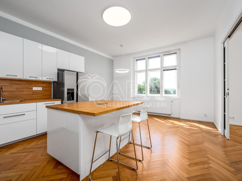 Pronájem bytu 4+1 140 m², Praha