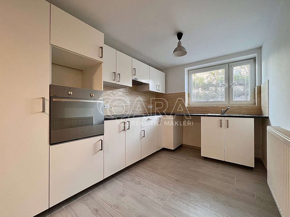 Pronájem bytu 2+kk 66 m², Čebín