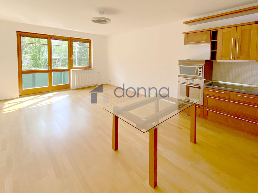 Pronájem bytu 2+kk 64 m², Praha