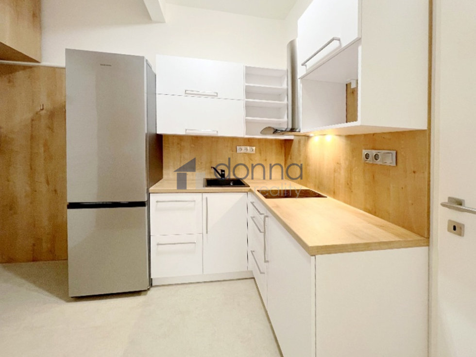 Pronájem bytu 1+kk, garsoniery 38 m², Praha