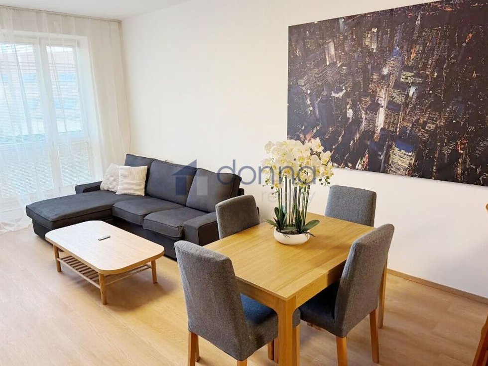 Pronájem bytu 2+kk 80 m², Praha