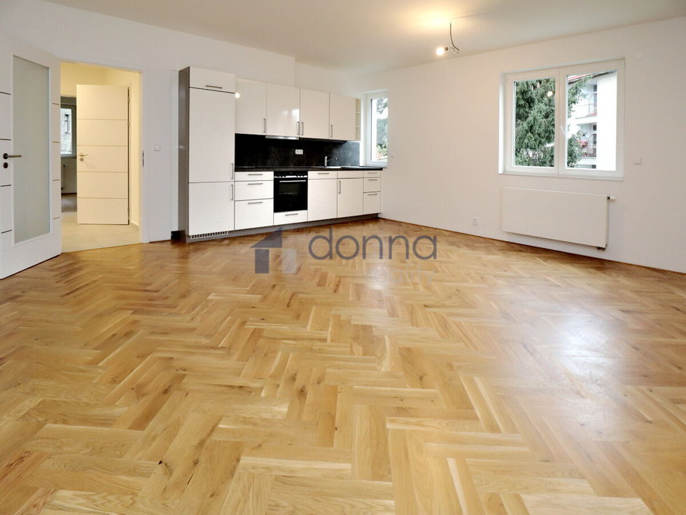 Pronájem bytu 2+kk 71 m², Praha