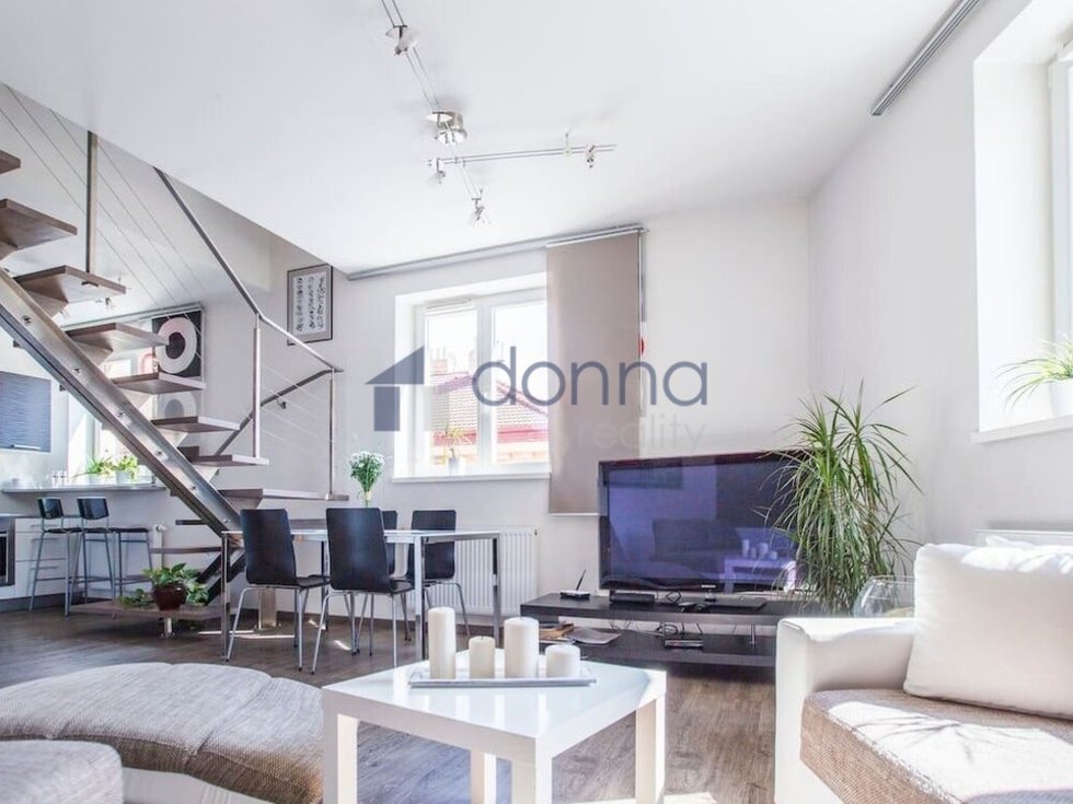 Pronájem bytu 3+kk 73 m², Praha