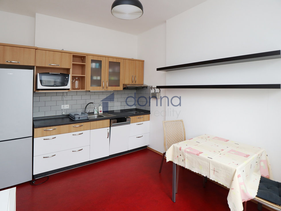 Pronájem bytu 1+1 37 m², Praha