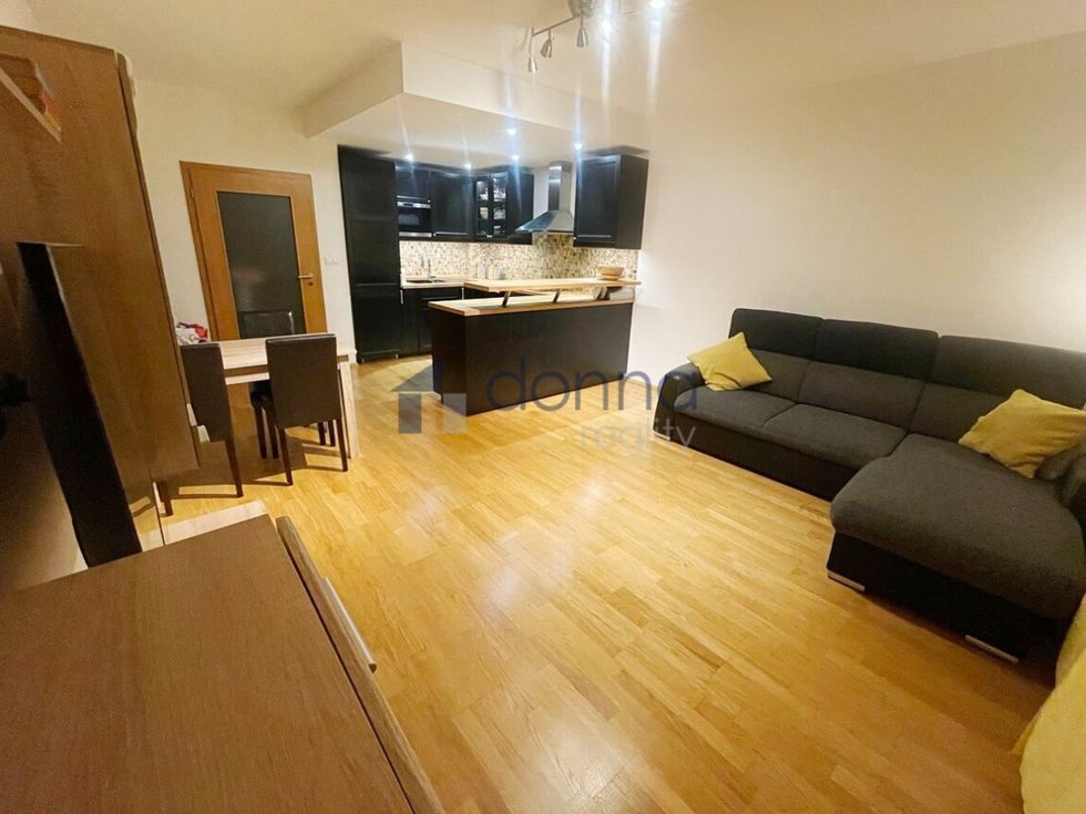 Pronájem bytu 3+kk 69 m², Praha