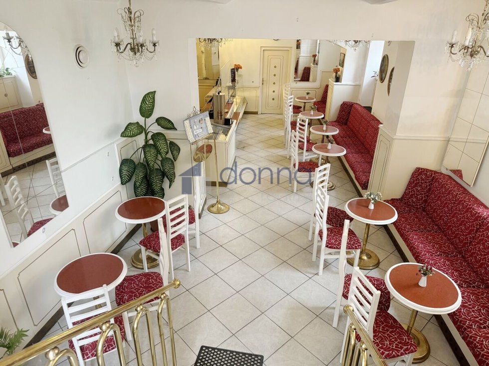 Pronájem obchodu 200 m², Praha