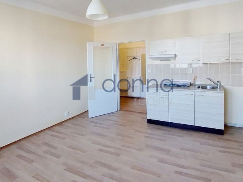 Pronájem bytu 1+kk, garsoniery 27 m², Praha