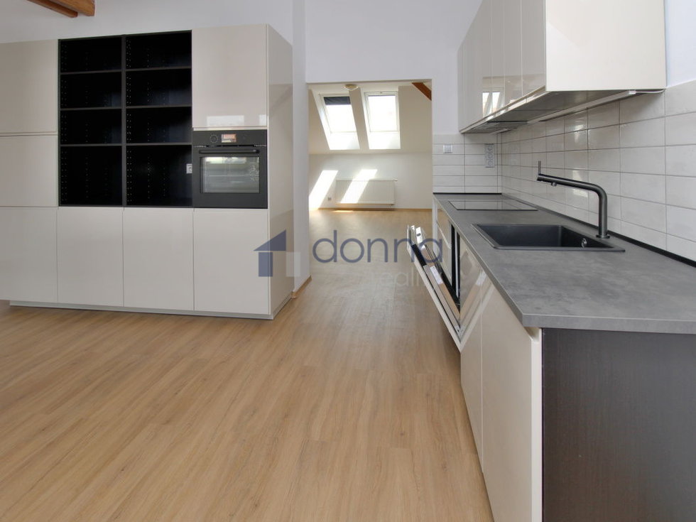 Pronájem bytu 5+1 a více 194 m², Praha