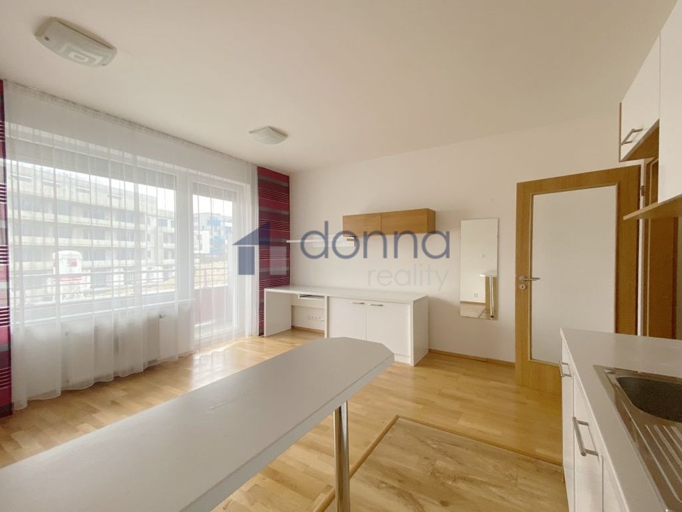 Pronájem bytu 1+kk, garsoniery 33 m², Praha