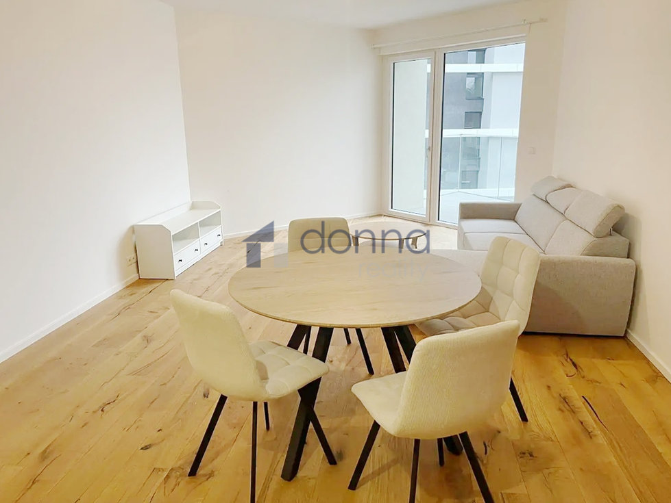 Pronájem bytu 2+kk 67 m², Praha