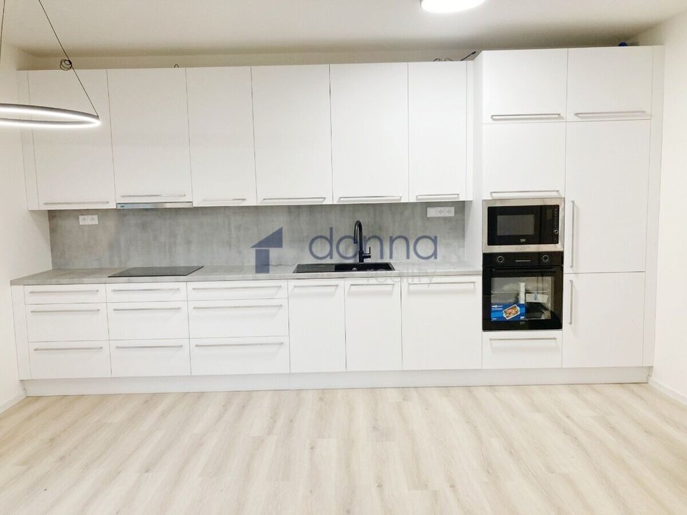 Pronájem bytu 3+kk 72 m², Praha