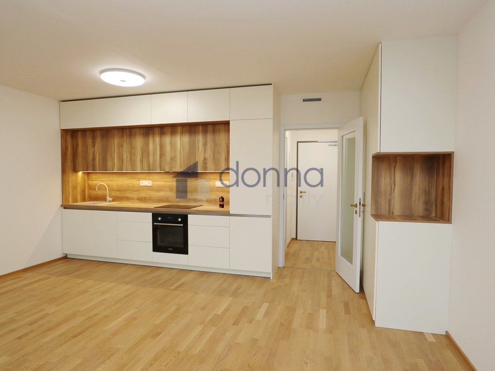 Pronájem bytu 1+kk, garsoniery 39 m², Praha