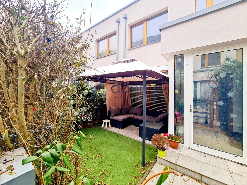 Prodej bytu 3+kk 74 m², Praha