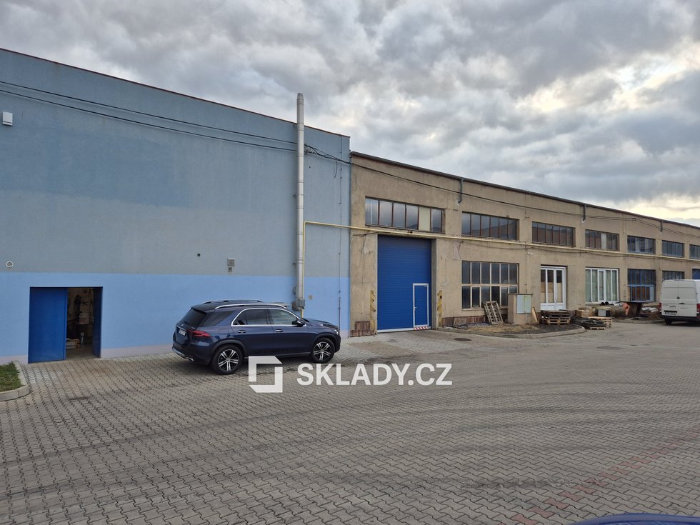 Hala 772m2, 365 m2 (1)