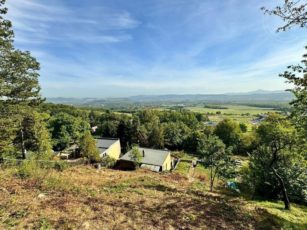 Prodej stavební parcely 738 m², Krupka