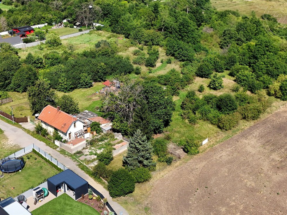 Prodej stavební parcely 5638 m², Kozomín