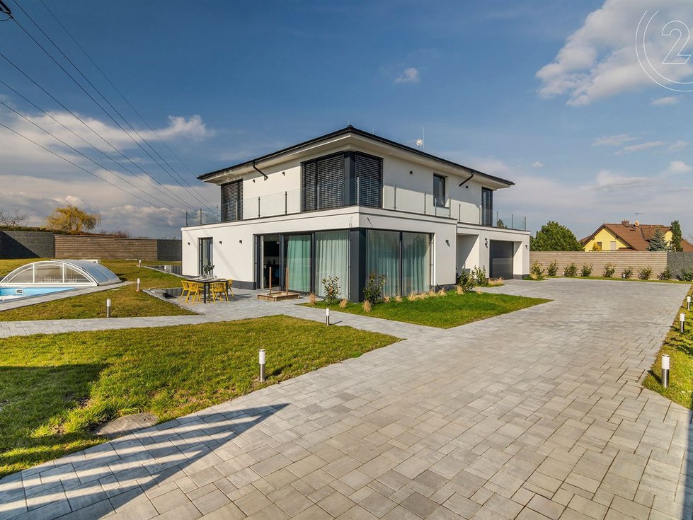 Prodej rodinného domu 300 m², Hřebeč