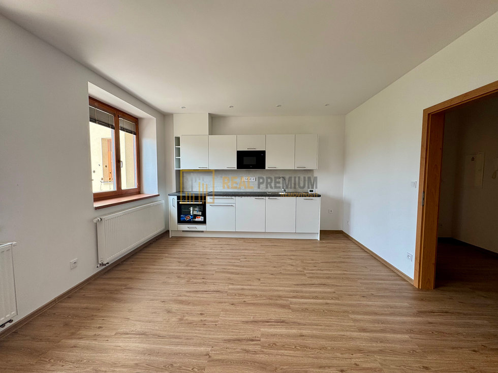 Pronájem bytu 2+kk 50 m², Ostrožská Nová Ves