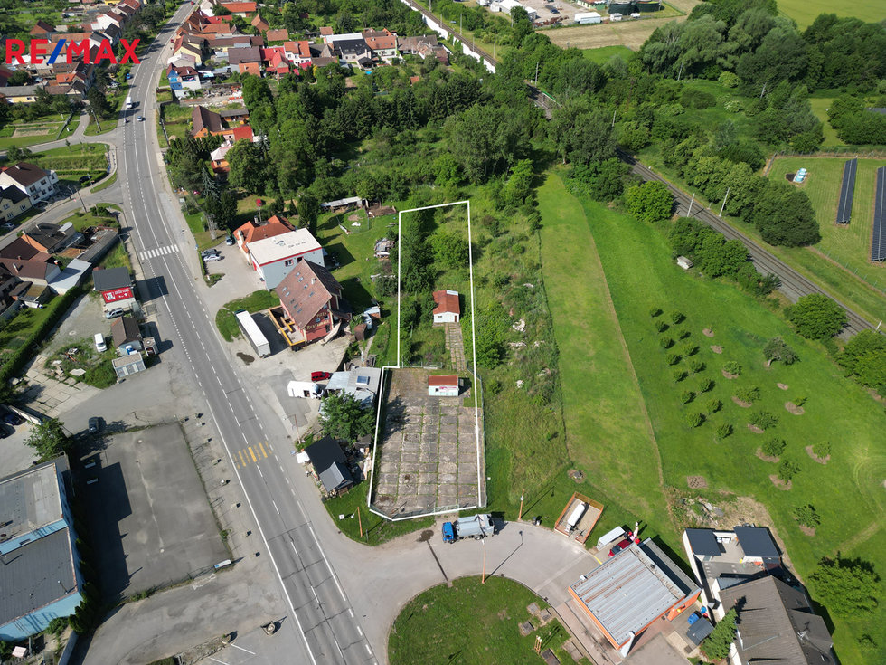 Prodej komerčního pozemku 1844 m², Babice