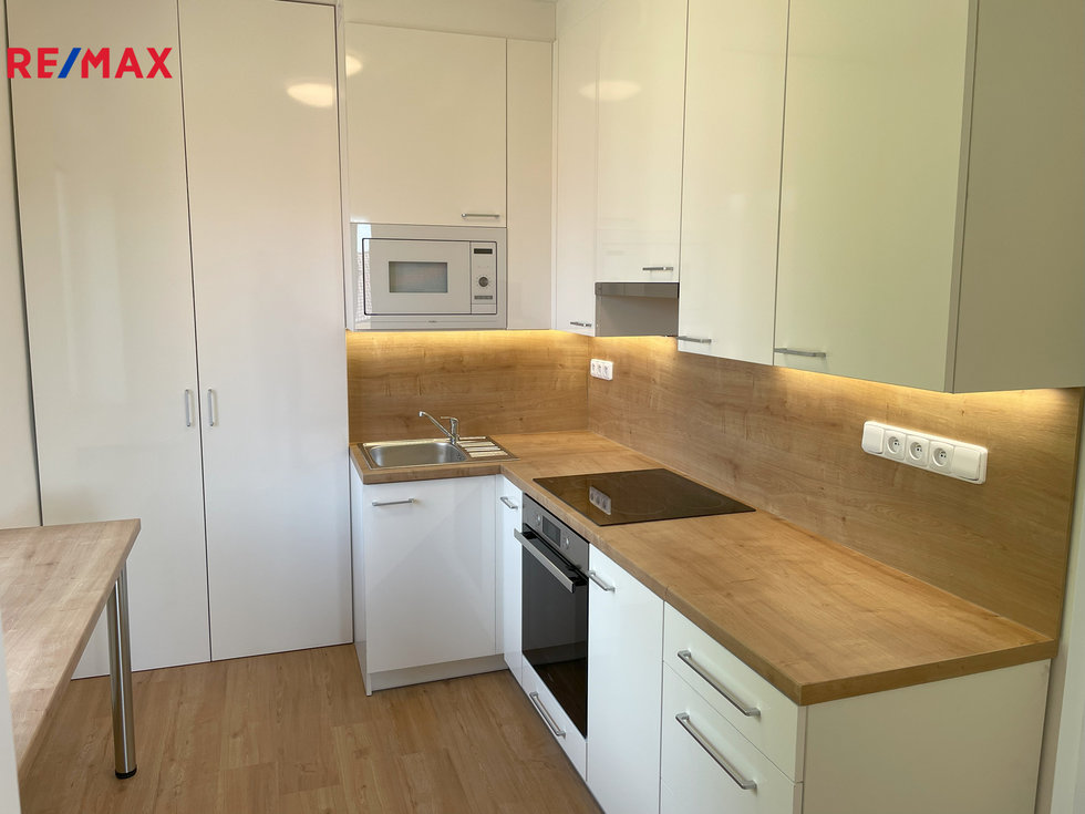 Pronájem bytu 2+1 50 m², Zbýšov