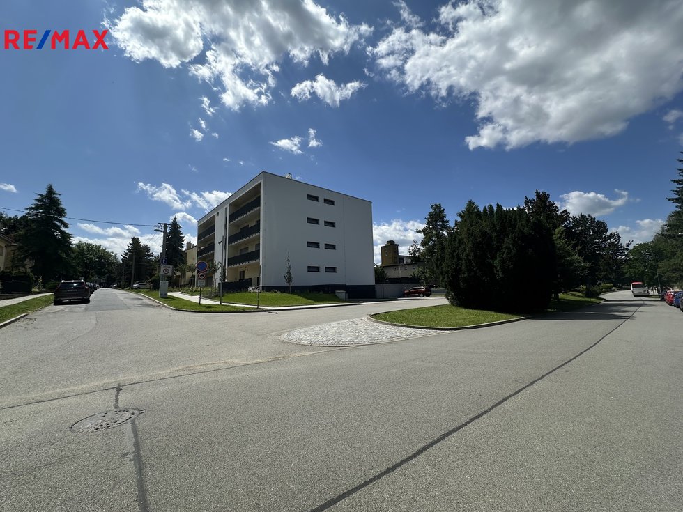 Pronájem parkovacího místa 31 m², Slavkov u Brna
