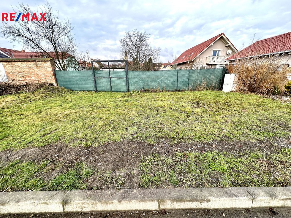 Prodej stavební parcely 1626 m², Rousínov