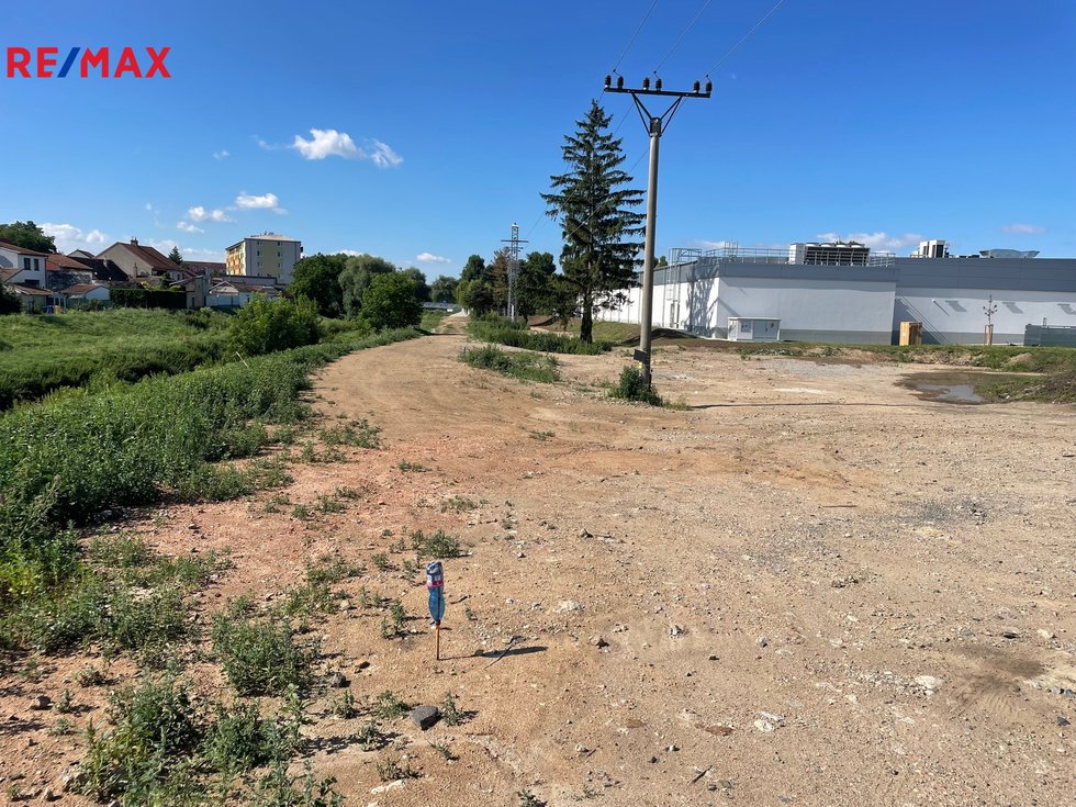 Prodej komerčního pozemku 476 m², Židlochovice